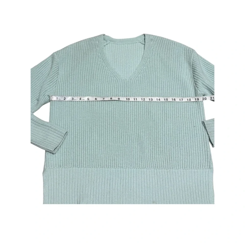 Lululemon 100% Merino Wool Mint Green V Neck Relaxed Sweater‎ Size XS/S